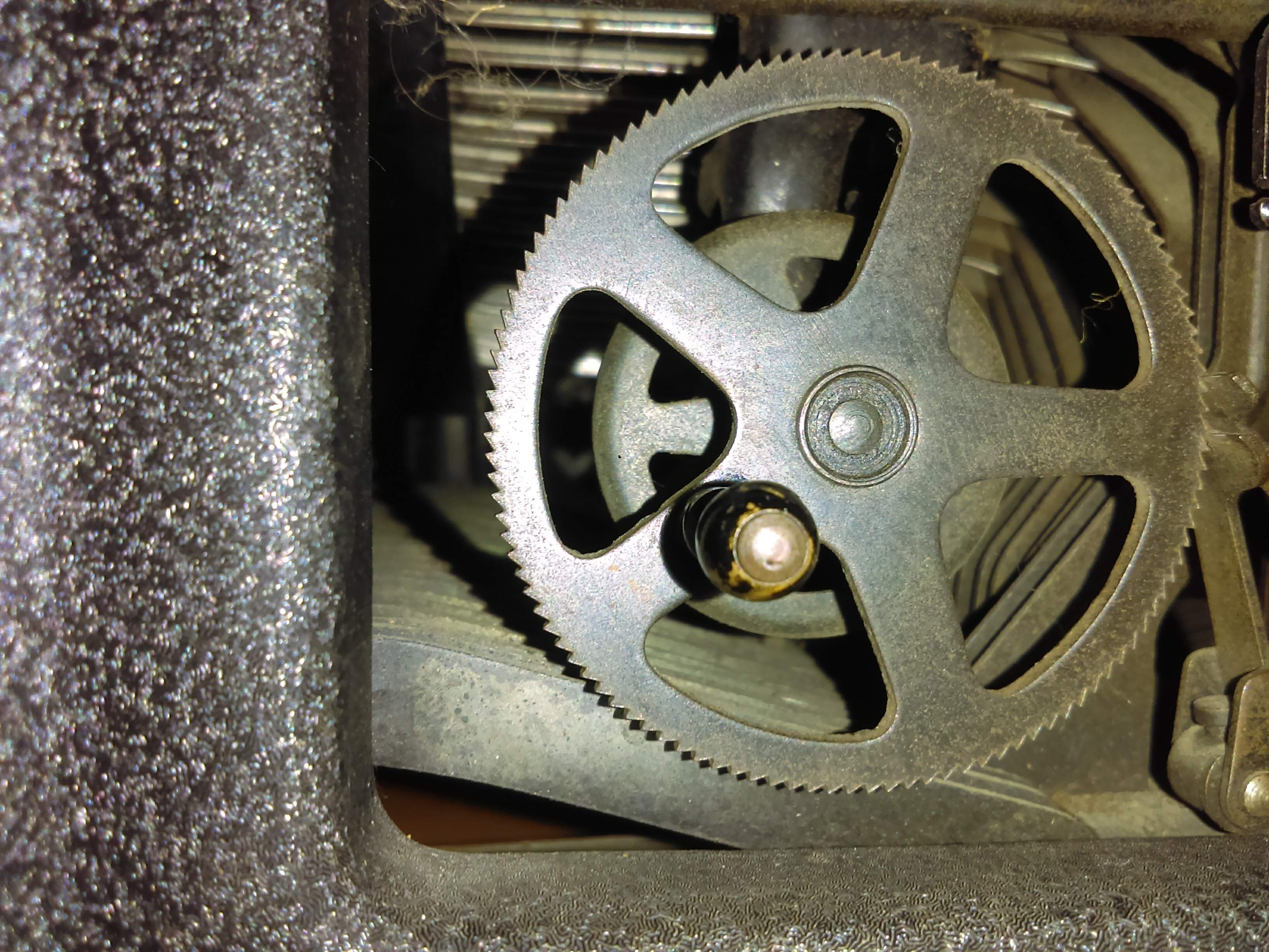 small metal wheel cog from 1923